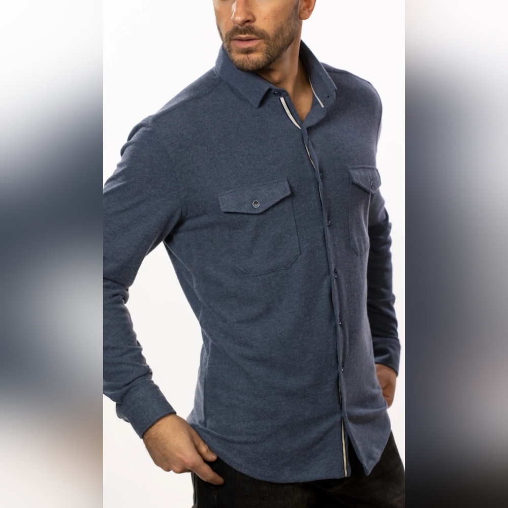 (NWT)Stone Rose Denim Blue T-Series Solid Fleece Shirt.